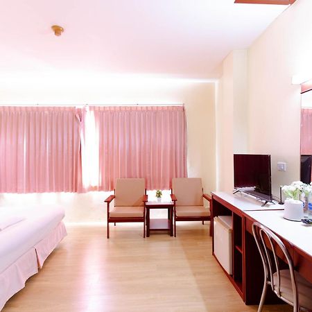 Chumphon Palace Hotel Extérieur photo