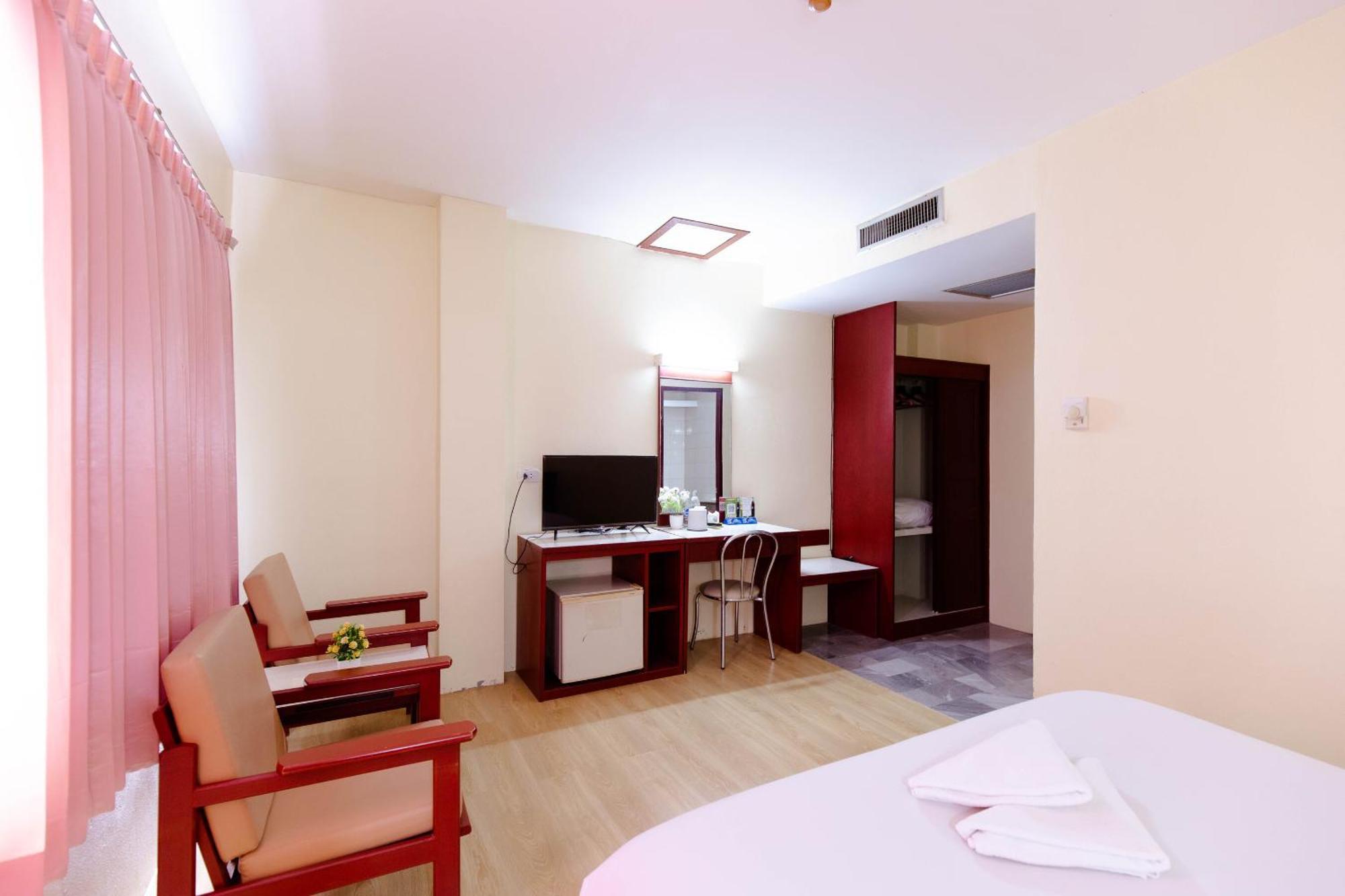 Chumphon Palace Hotel Extérieur photo