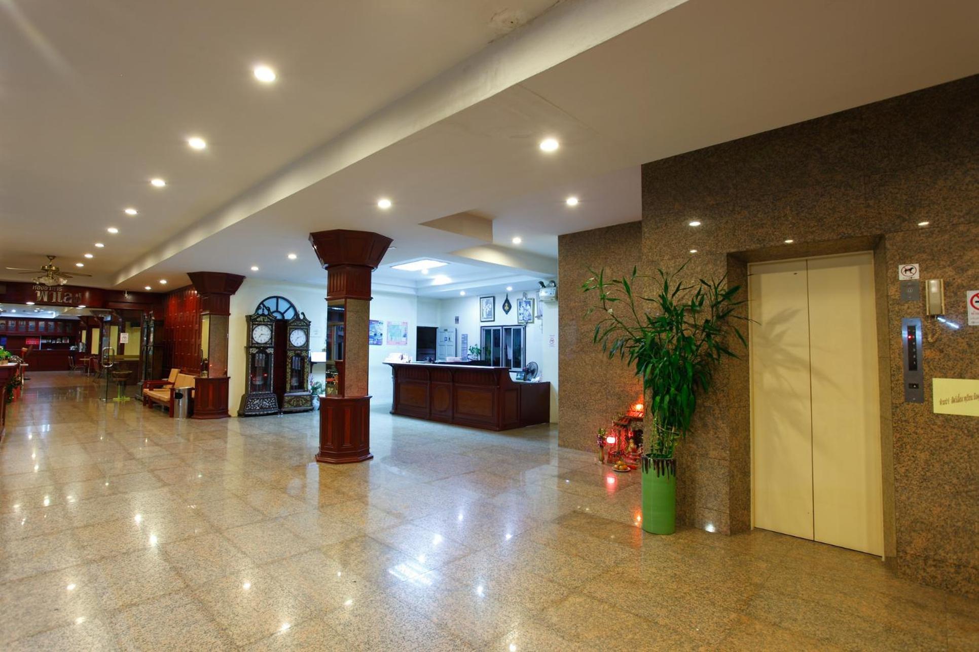 Chumphon Palace Hotel Extérieur photo