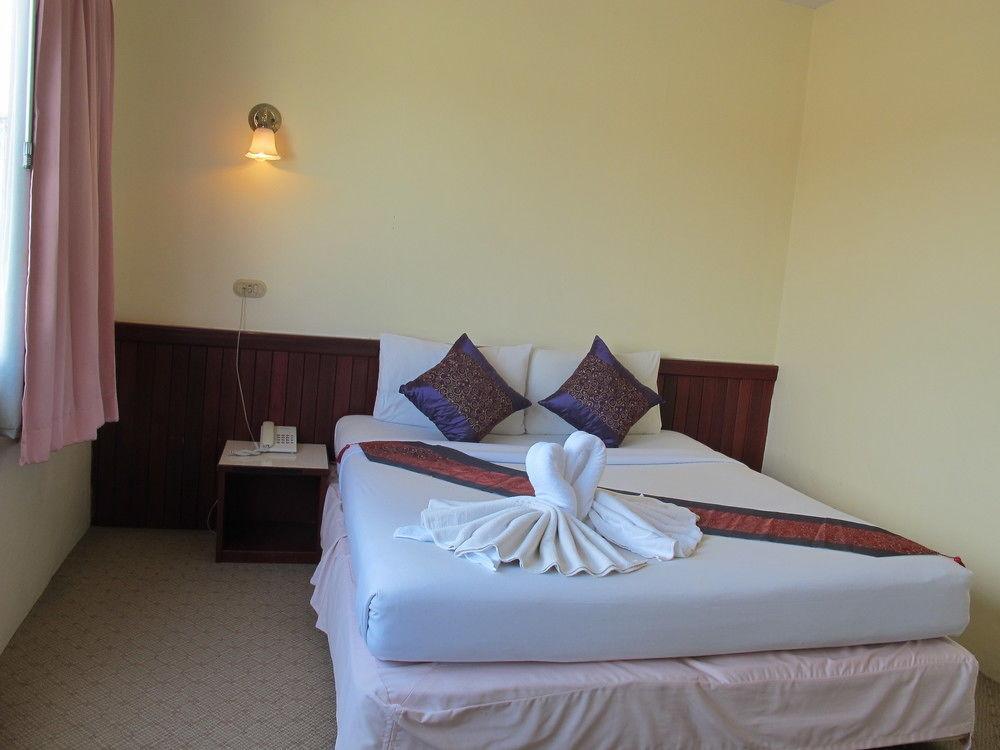 Chumphon Palace Hotel Extérieur photo