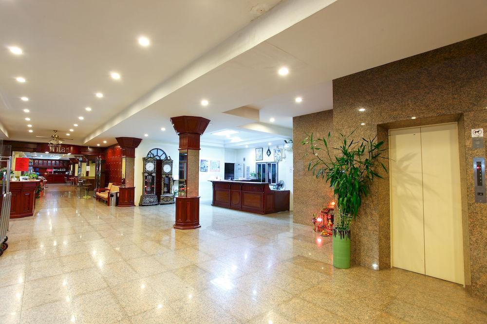 Chumphon Palace Hotel Extérieur photo